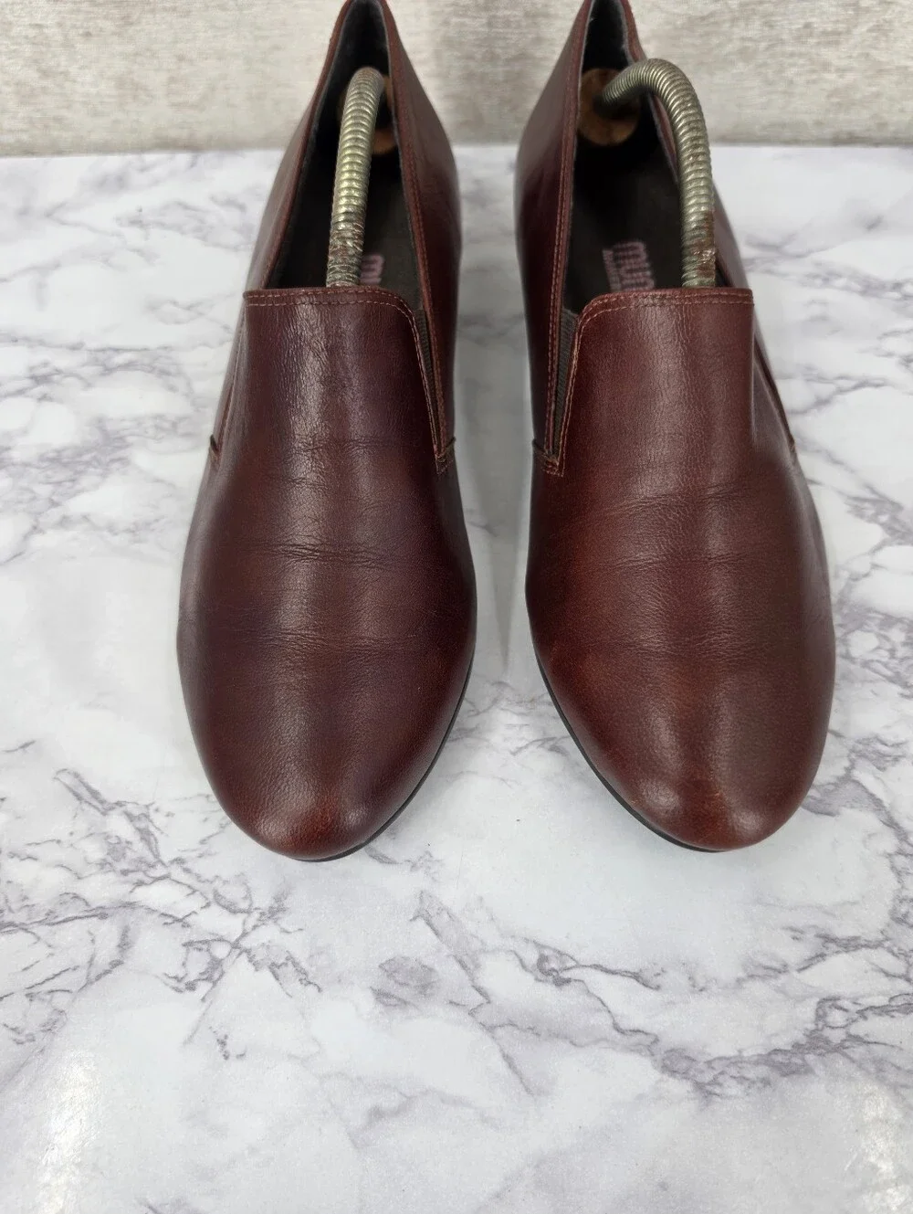 Munro Hailey Women’s Slip-On Leather Heeled Loafers in Brown